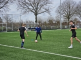 Training S.K.N.W.K. JO15-1 van zaterdag 17 februari 2024 (14/92)